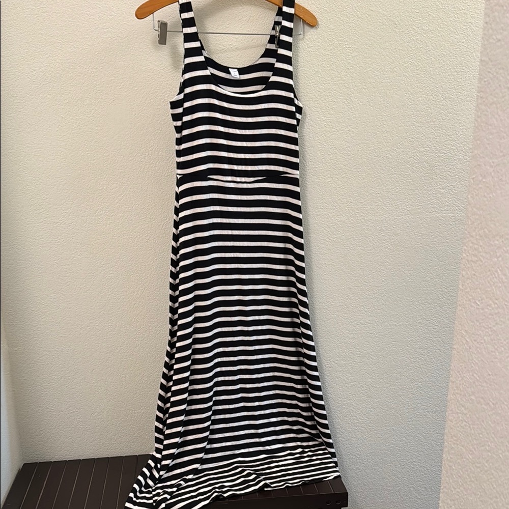 Old Navy Black and White Asymmetrical Maxi Dress